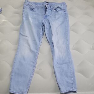 GAP Women's Light Blue Straight Leg Jeans